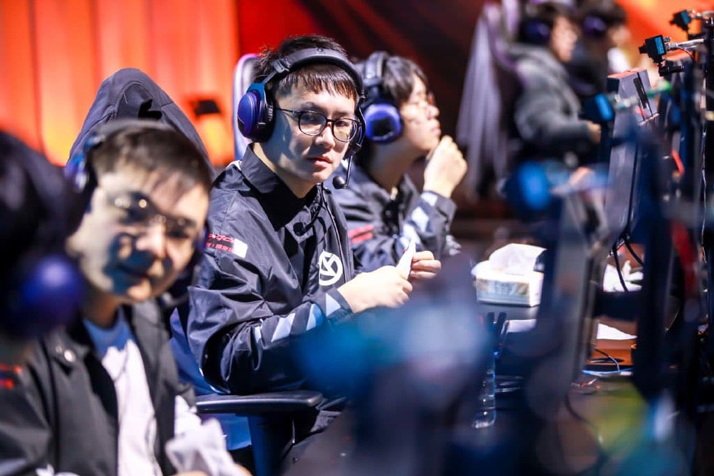 <em>Vici Gaming is the favorite to make it out of the Wild Card Stage. Image Credit: </em><a href="https://twitter.com/VICI/status/1332640933763043336/photo/1" target="_blank" rel="noreferrer noopener nofollow"><em>Vici Gaming</em></a><em>.</em>