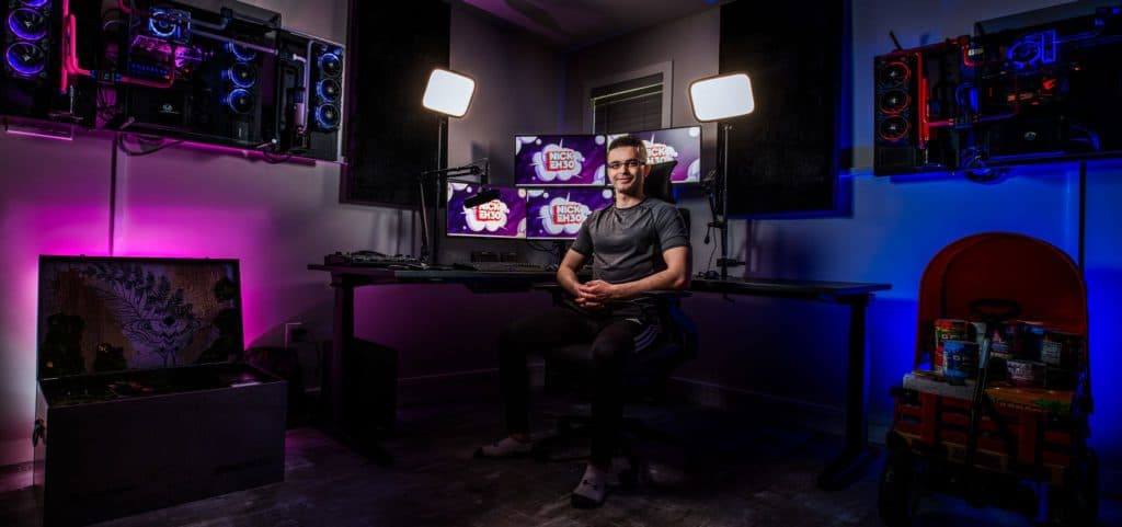 Nick Eh 30's stream room