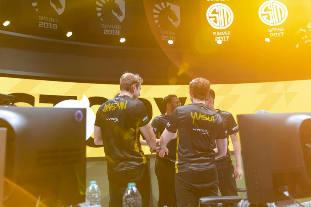 Dignitas after a victory against TSM FTX in week 5. image via espat.ai