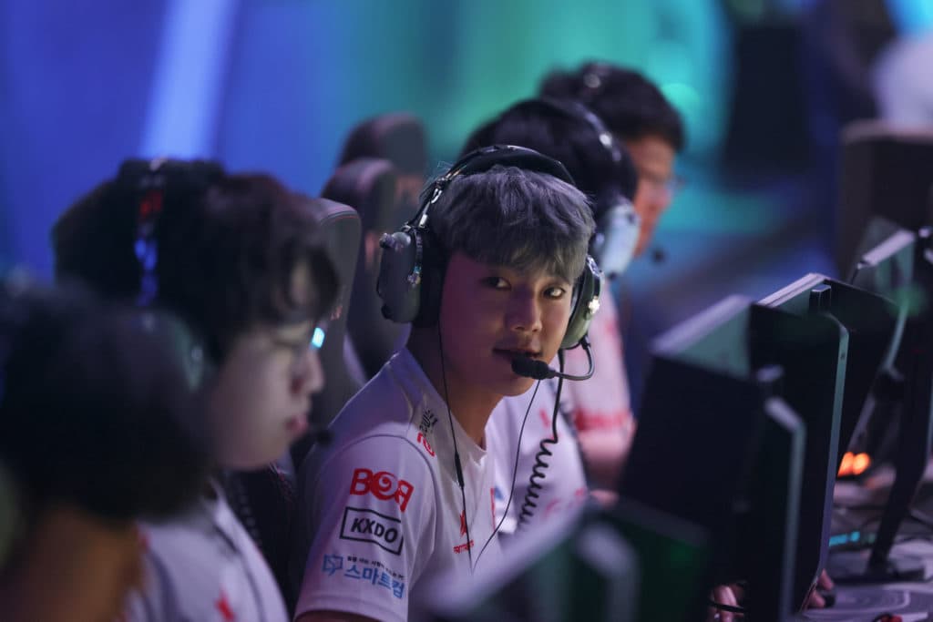 FiveK looks on during F4Q's Stage 3 quarterfinal match against GochuGaru. Image credit: Riot Games Korea.