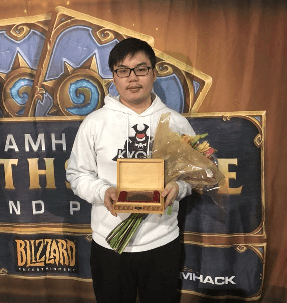 Eddie after winning Dreamhack Atlanta in 2018 - Image by Blizzard