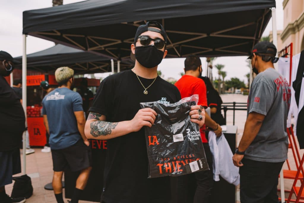 <em>100Thieves Merchandise. Image Credit: <a href="https://twitter.com/LAThieves/status/1429155796483338241" target="_blank" rel="noreferrer noopener nofollow">LA Thieves</a>. </em>