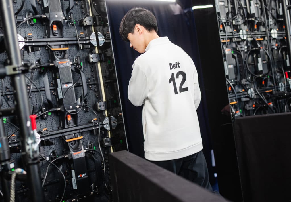 REYKJAVIK, ICELAND - OCTOBER 9: Hanwha Life Esports' Kim “Deft” Hyuk-kyu walks back stage at the League of Legends World Championship Play-Ins Stage on October 9, 2021 in Reykjavik, Iceland. (Photo by Michal Konkol/Riot Games)