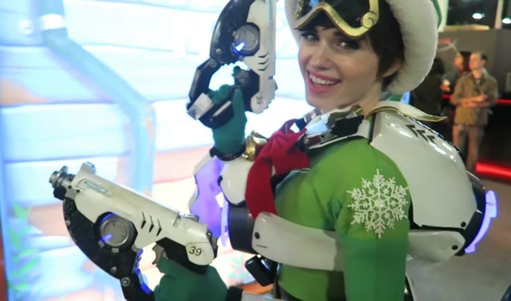 Amouranth dressed as Christmas Tracer at PAX SOUTH in 2017