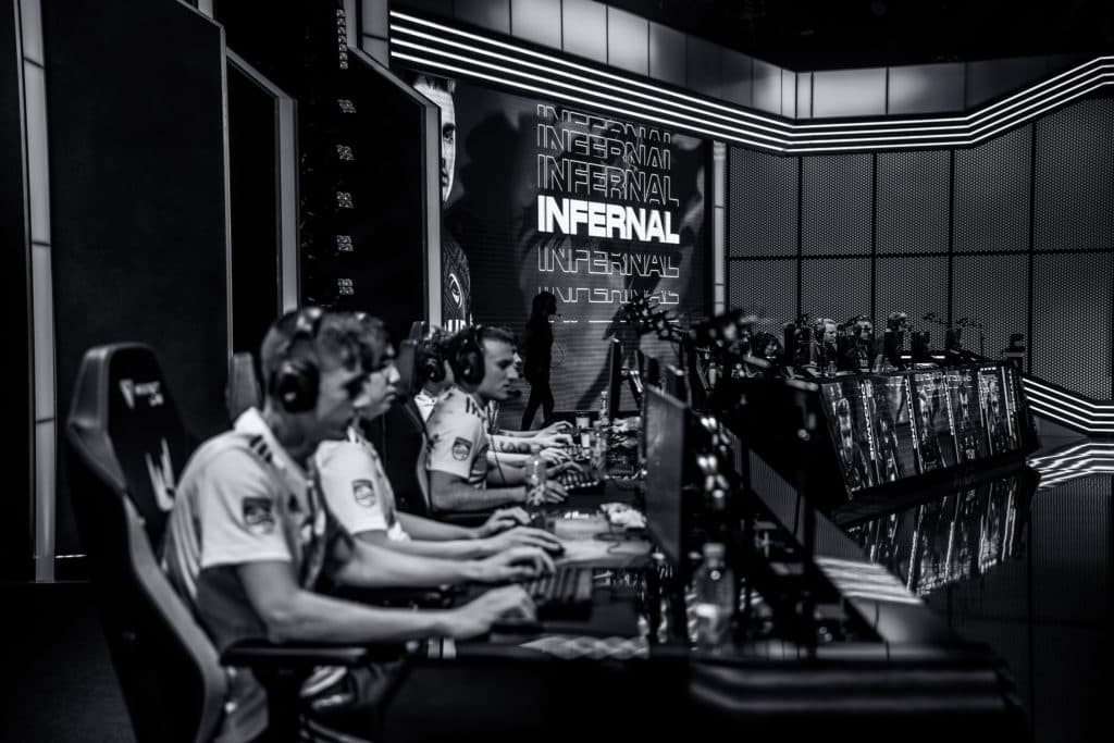 <em>Vitality on the brink of defeat. Photo by Wojciech Wandzel/Riot Games</em>